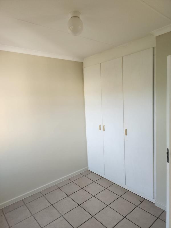 To Let 2 Bedroom Property for Rent in Guldenland Western Cape